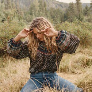 Doen Manzanita Blouse Size Medium 100% Silk Navy Blue Black Top Boho